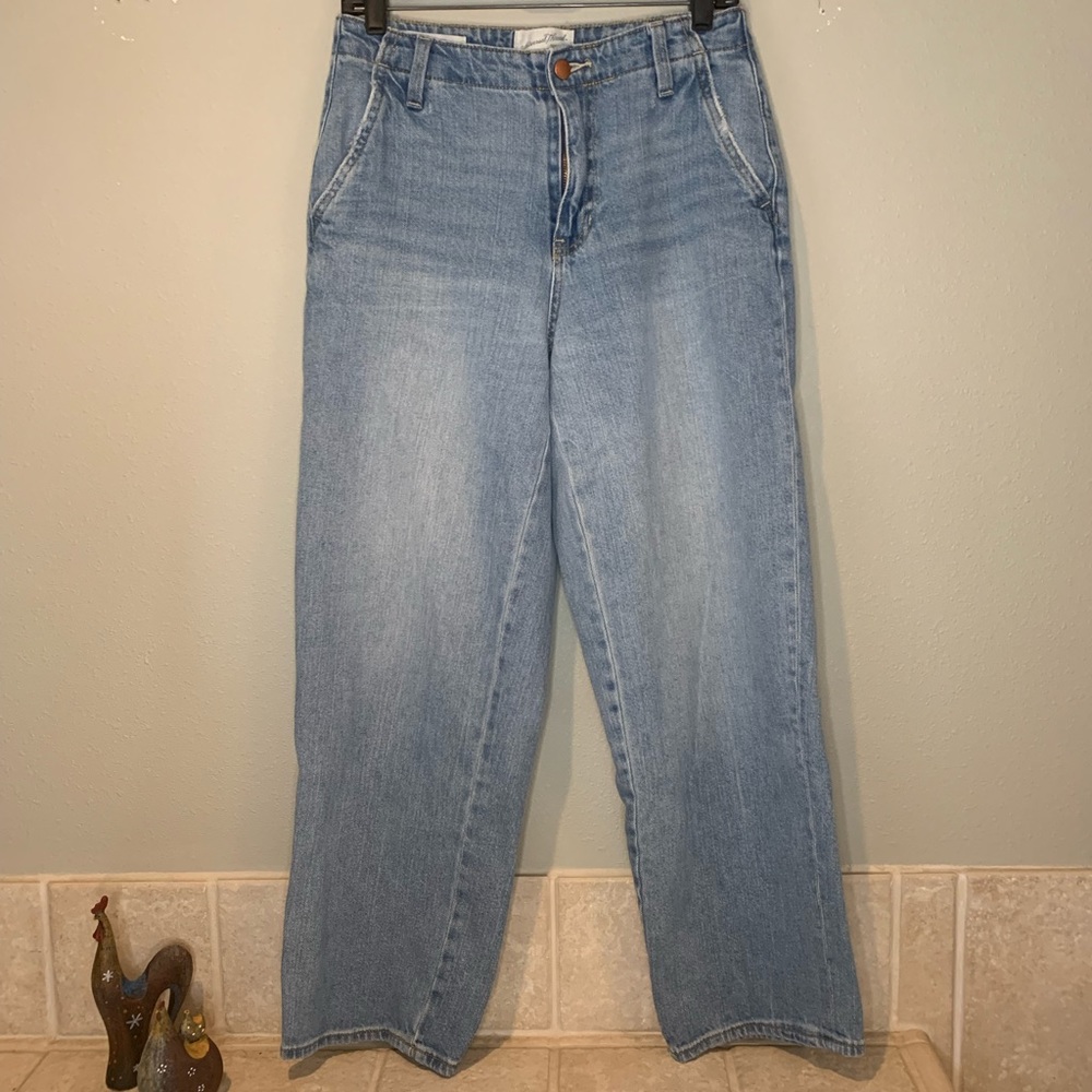 Relaxed Straight Universal Threads 2/26R Women’s Jeans
